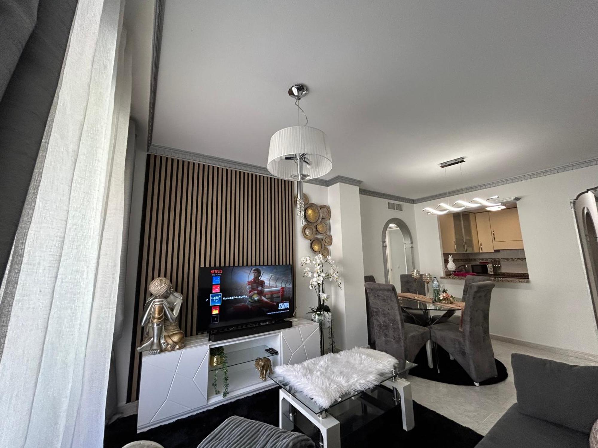 Apartment S&f- *